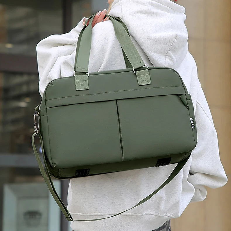 Elbsturm -  Erweiterbare Reisehandtasche für Puristen: robust, elegant, nordisch.