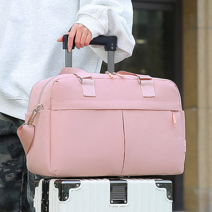 Elbsturm -  Erweiterbare Reisehandtasche für Puristen: robust, elegant, nordisch.