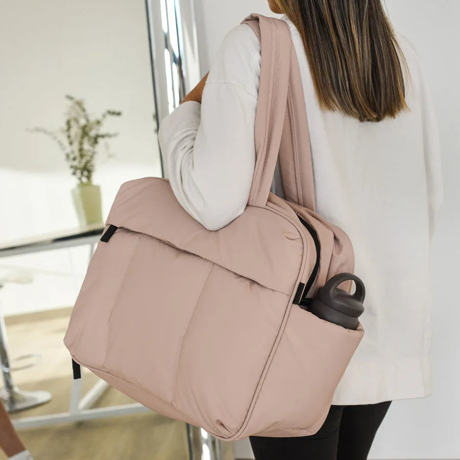 Wolkentrip - Komfortable Sport- & Reisetasche